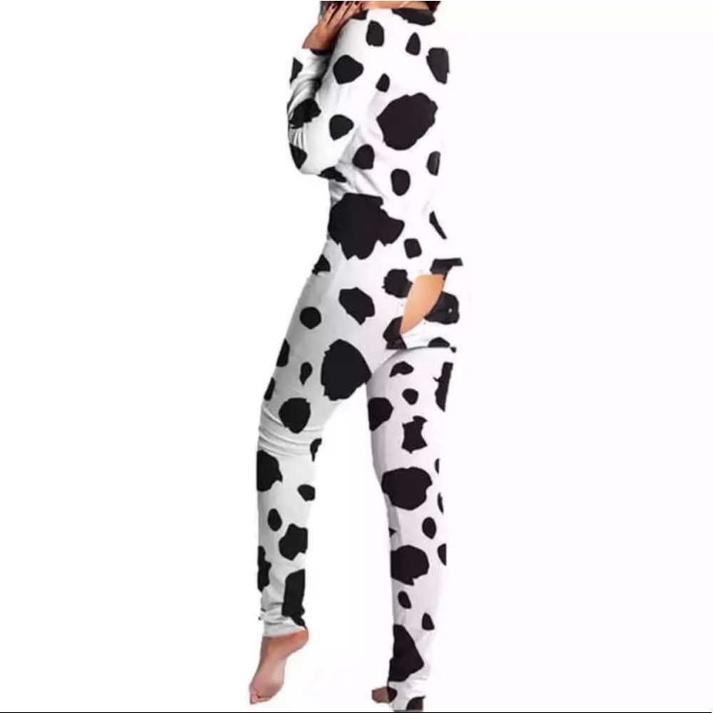 Women’s full-body butt flap Onesie